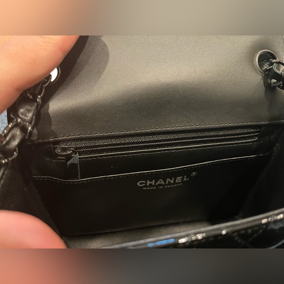 Chanel Mini Square So Black in Patent Leather 21B - Picture 6 of 16